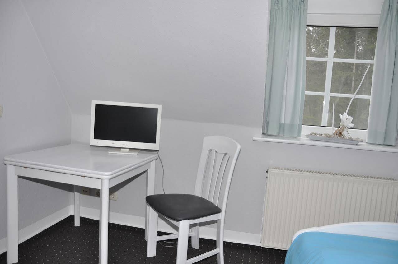 Basalt Hotel Restaurant Lounge Hohwacht Bagian luar foto